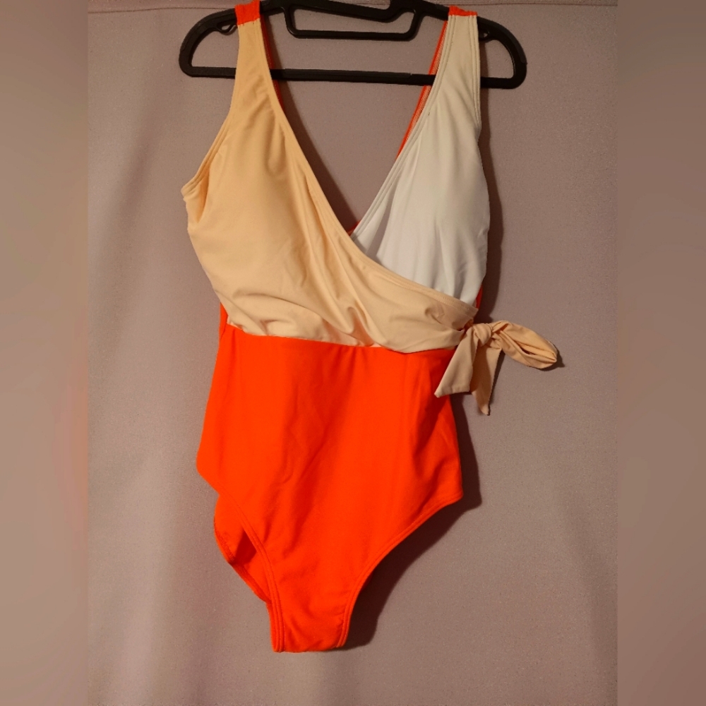 NWOT (no brand) XL adorable bathing suit